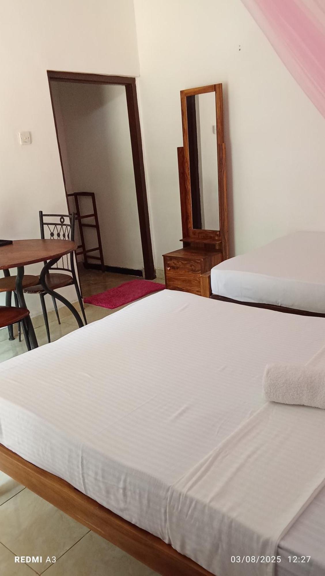 Sidhangana Home Stay Anuradhapura Rum bild